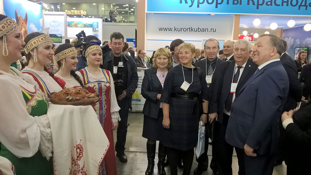 Губернатор Алтайского края А.Б. Карлин встретил делегацию РМАТ во главе с ректором Е.Н. Трофимовым на выставке Интурмаркет 2016