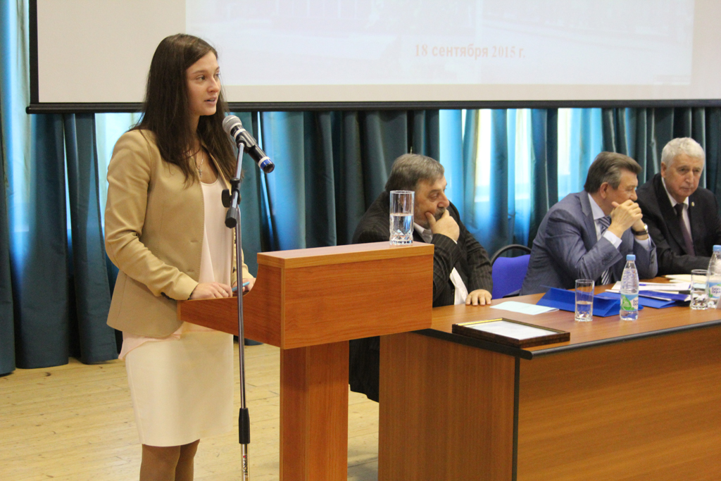 Арбатская Виктория - председатель студенческого совета РМАТ выступила на годичной конференции коллектива РМАТ, 2015
