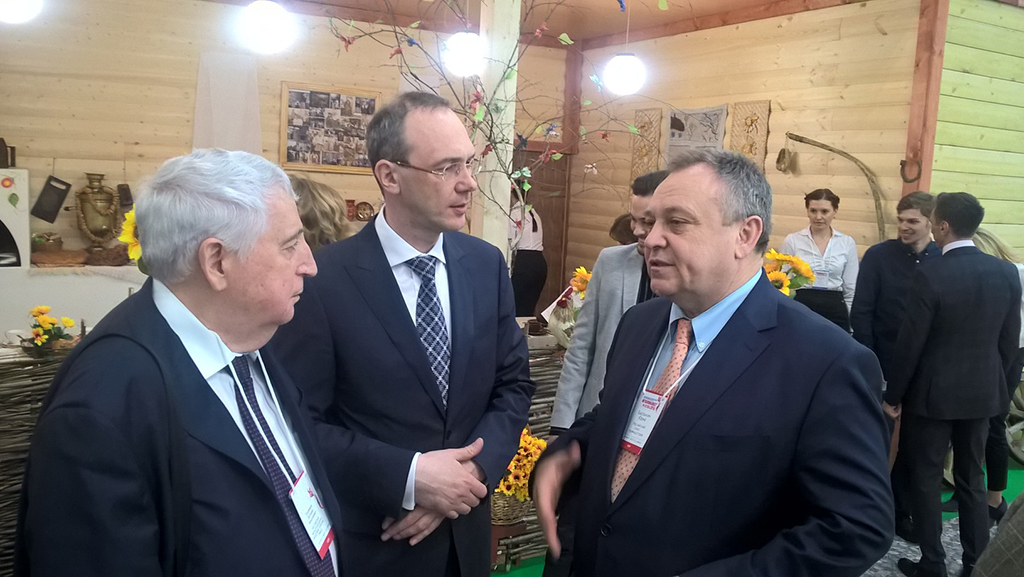 Ректор РМАТ Е.Н. Трофимов встретился с Ю.А. Барзыкиным и Г.А. Моховым на выставке Интурмаркет 2016