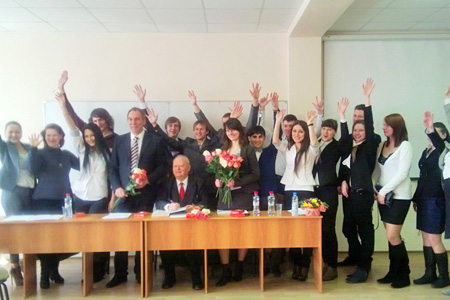 Студенты 5 курса РМАТ "финансисты" и "стратеги" сдали государственные экзамены, 2013